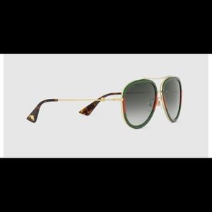 Pre owned Gucci authentic sunglasses! With a case